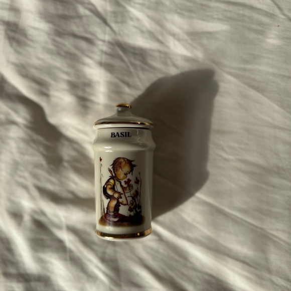 Mj Hummel Spice Jars - 7 - Picture 2 of 9